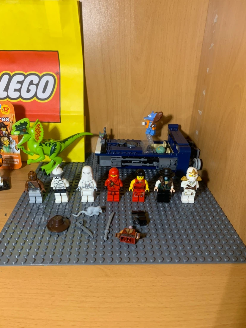 URGENT LEGO STAR WARS/NINJAGO AND POTC SALE