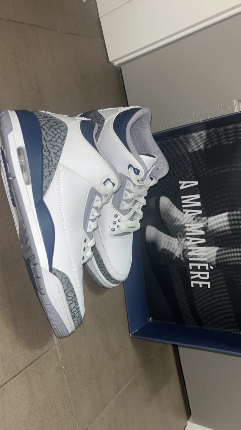 Jordan 3 Retro Midnight Navy Size 8 - photo 2