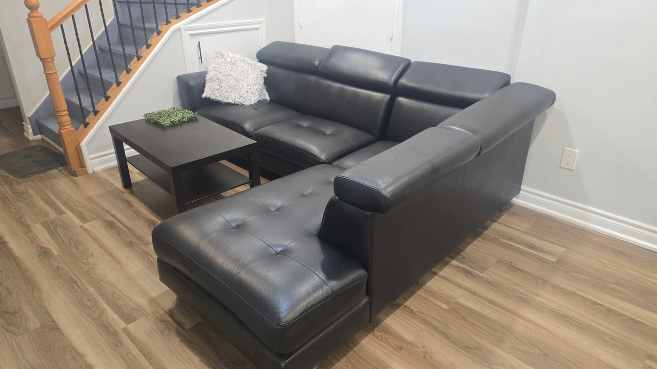 Black Sectional Sofa with Chaise