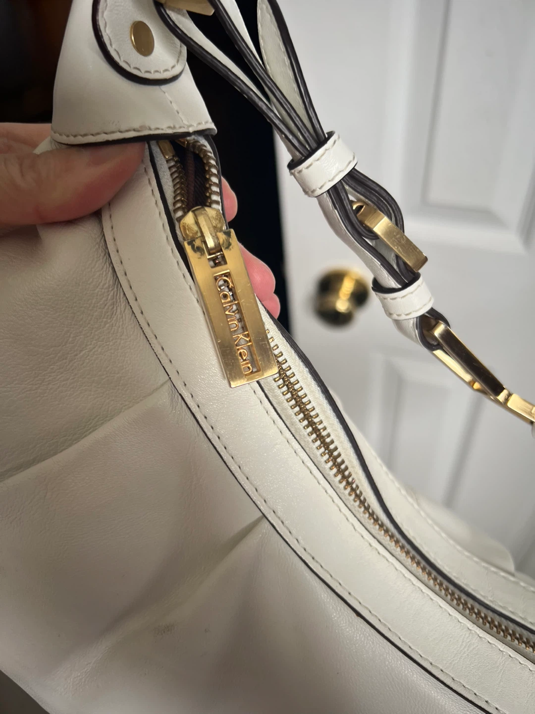 Calvin Klein white shoulder bag - photo 2