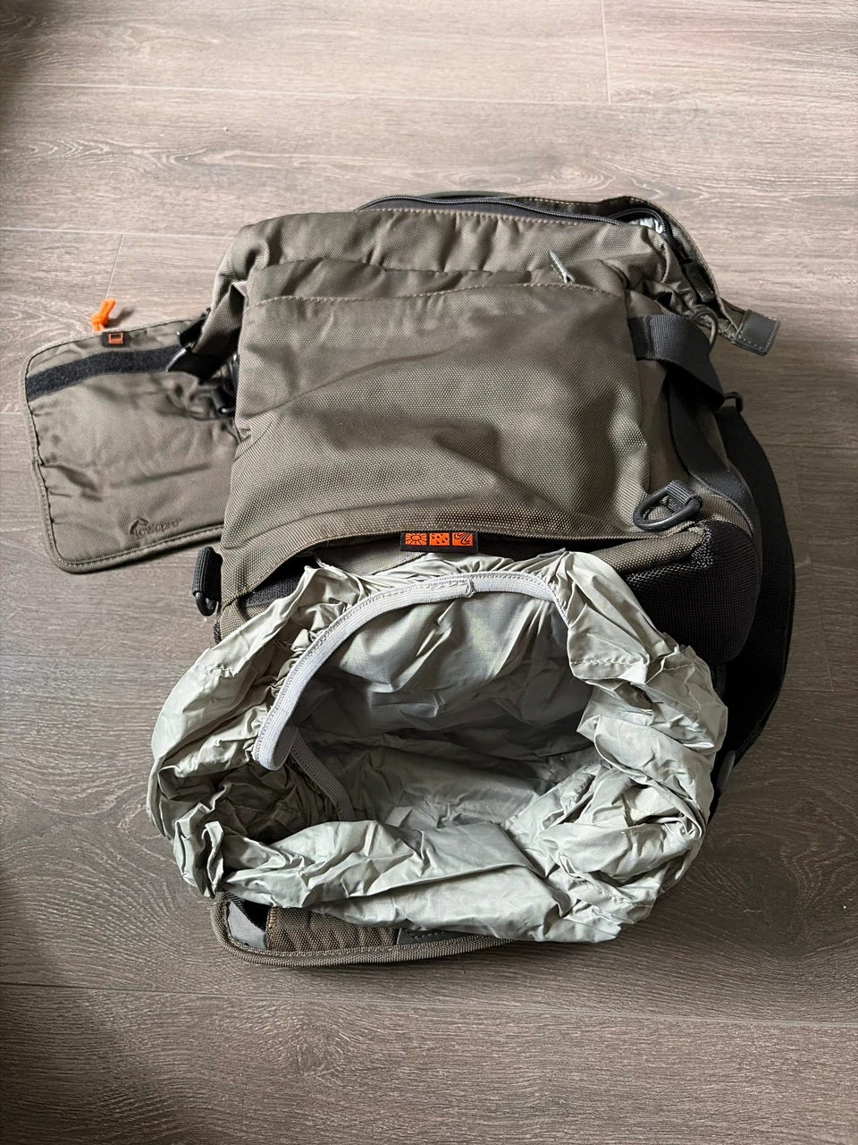 Lowepro Camera Sling Bag - photo 5