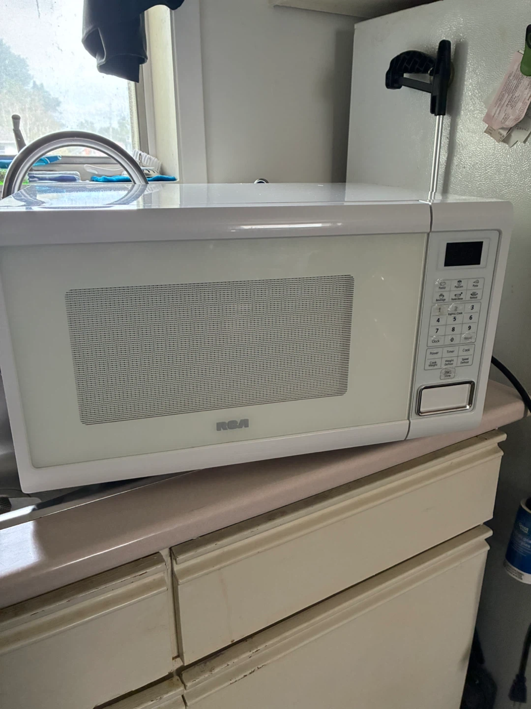 RCA Microwave Oven RMW1129-WHITE