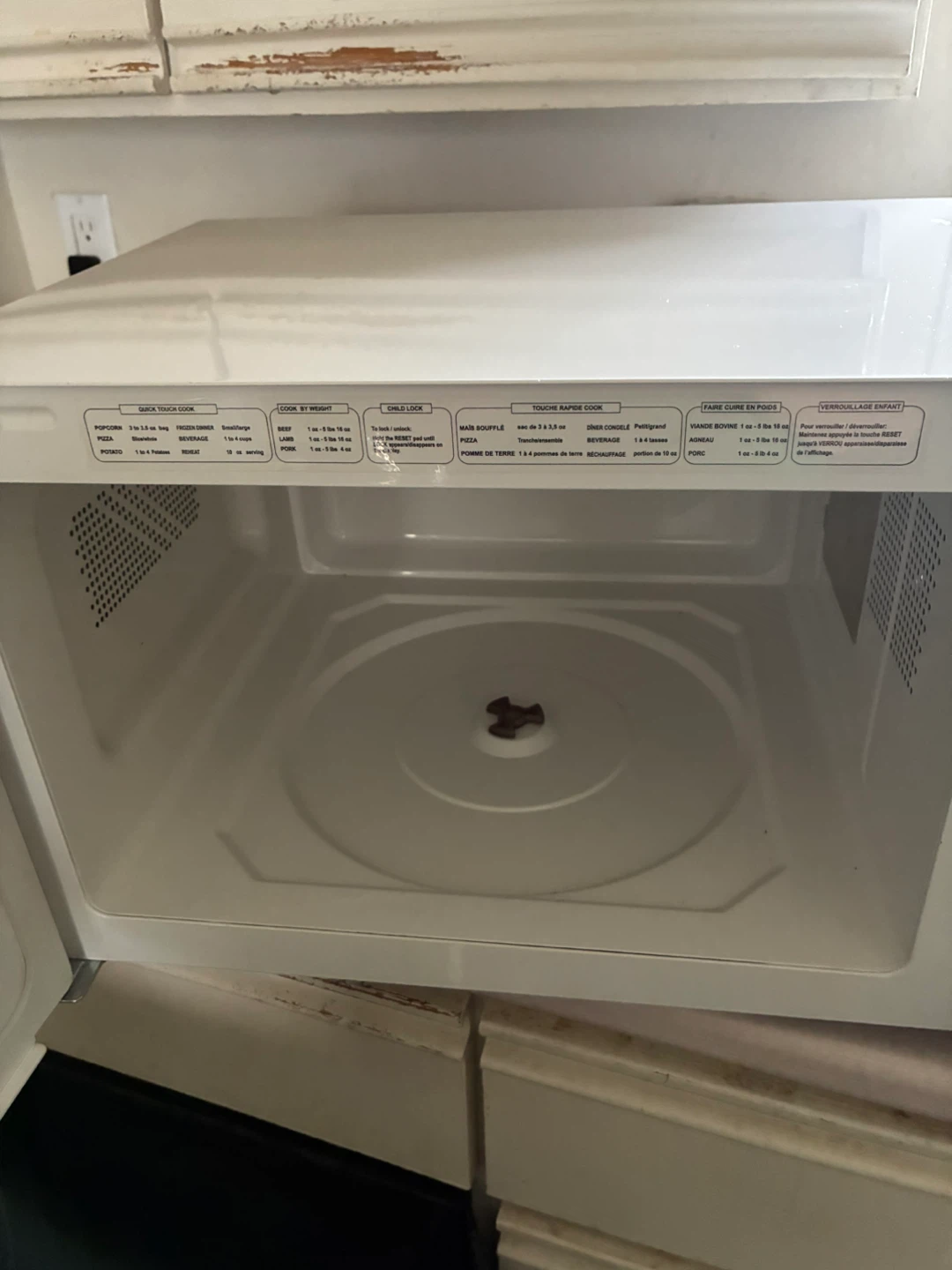 RCA Microwave Oven RMW1129-WHITE - photo 3