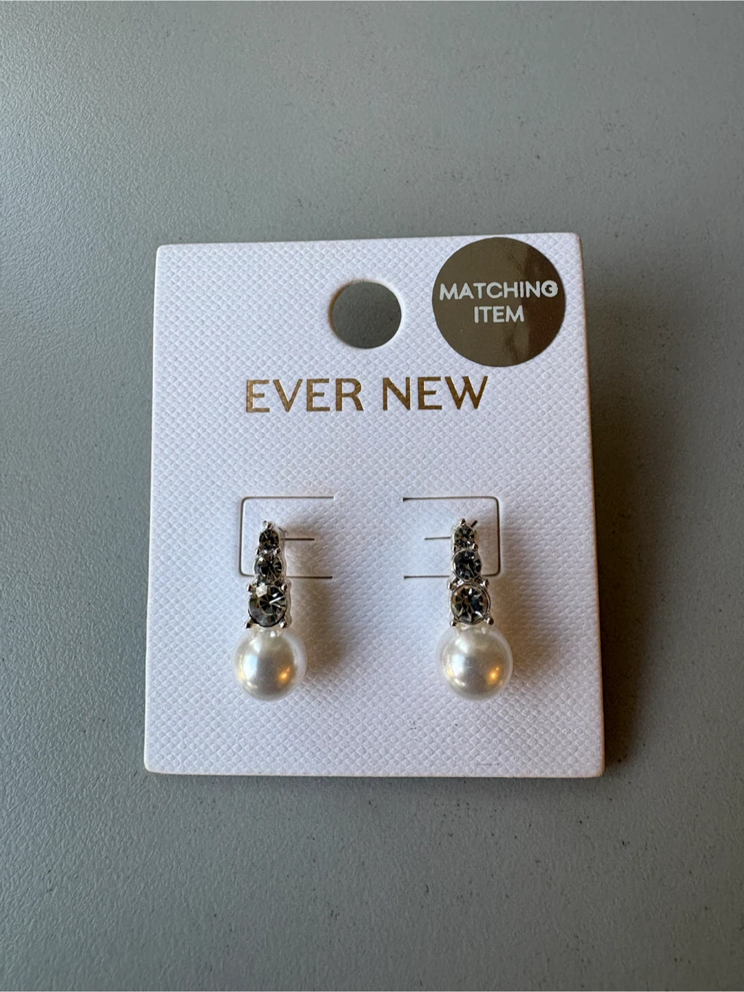 🏈New Earrings at half price_Never worn