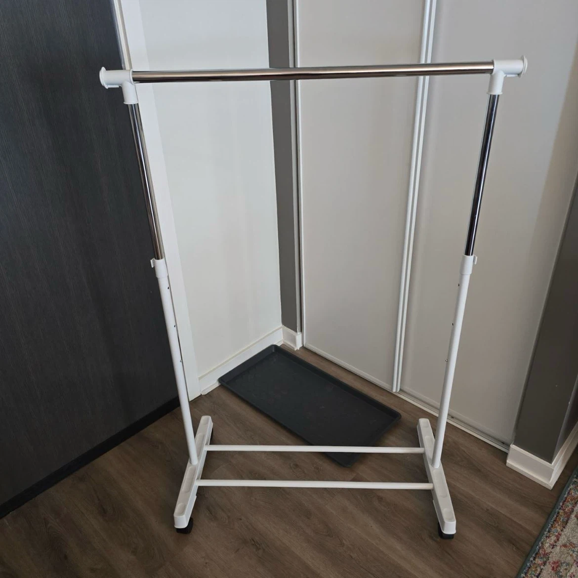 Adjustable Rolling clothing Rack - photo 2