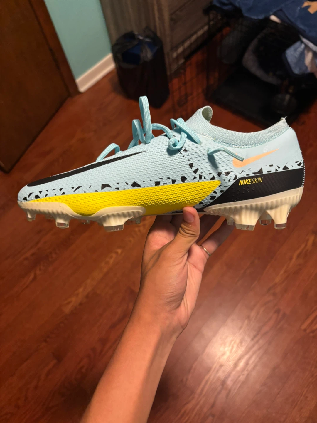 Nike Phantom Soccer Cleats - photo 3