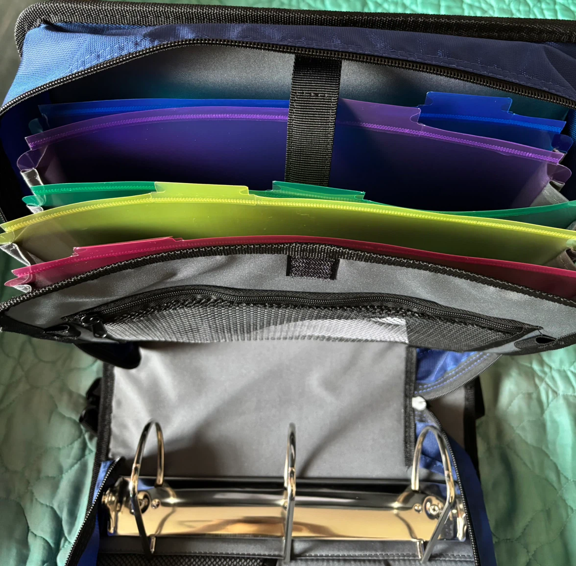 Amazon Basics 3-Ring Zipper Binder - photo 2