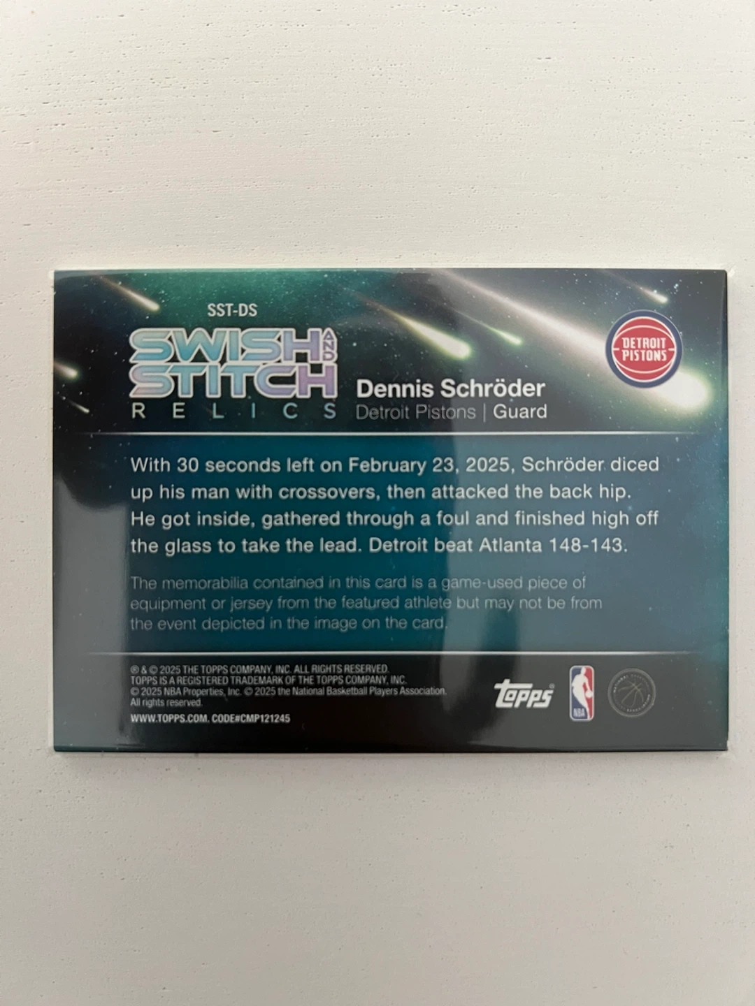 Topps Swish Stitch Relics Dennis Schröder Card 27/50 - photo 2