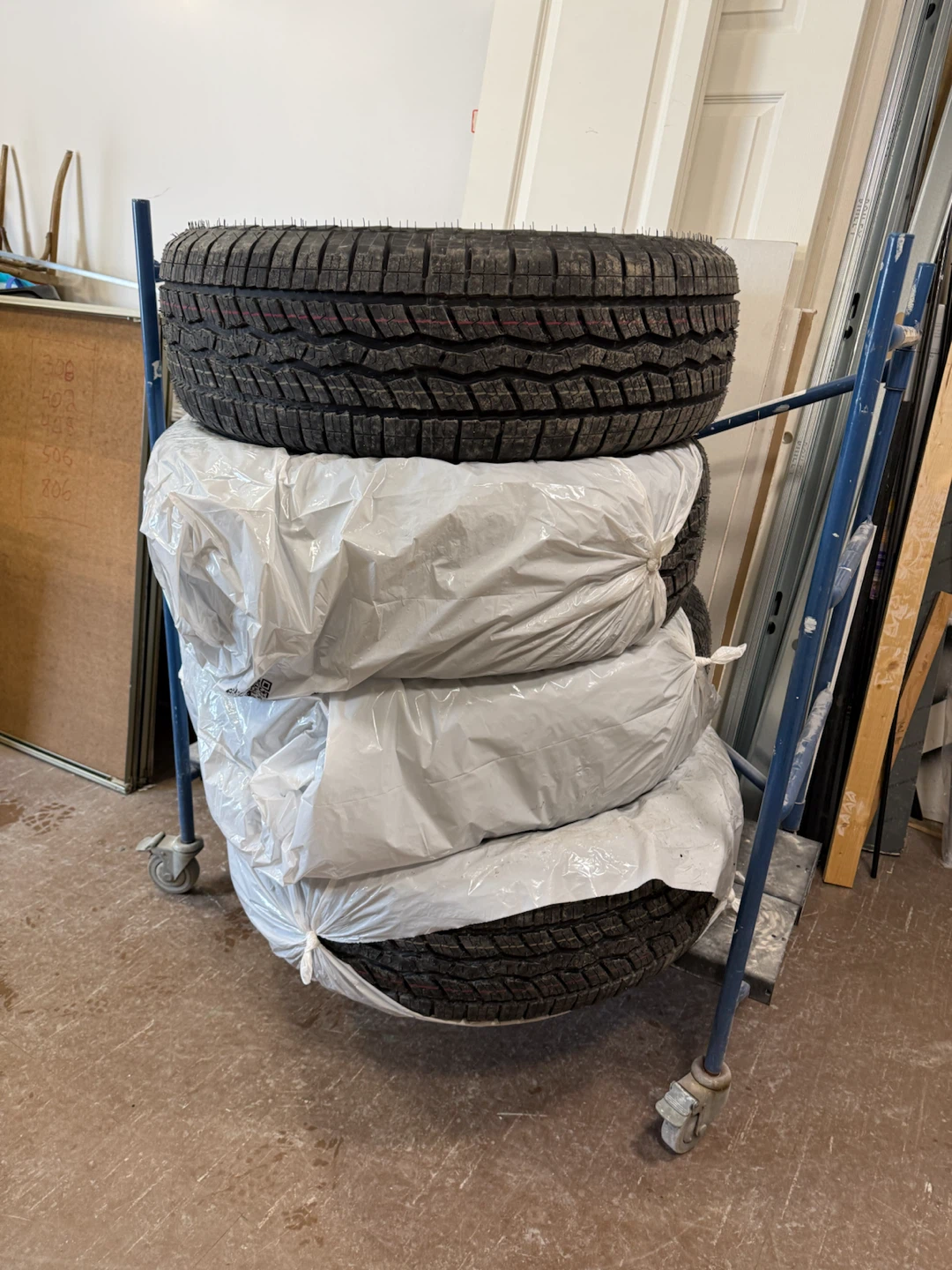 Set of 4 New 265/60R20 Tires