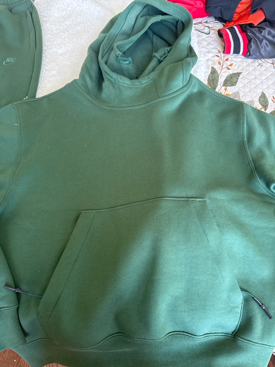Nike Green Therma-FIT Hoodie and Joggers Set