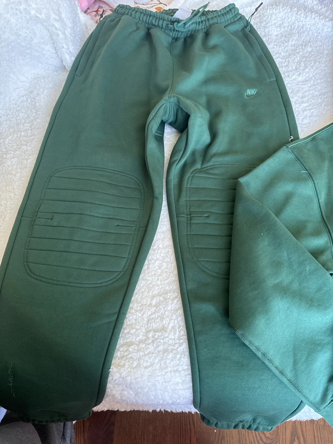 Nike Green Therma-FIT Hoodie and Joggers Set - photo 2