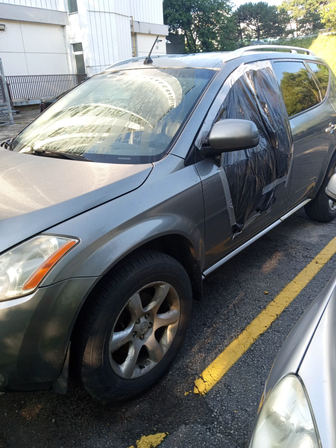 Grey Nissan Murano - photo 2