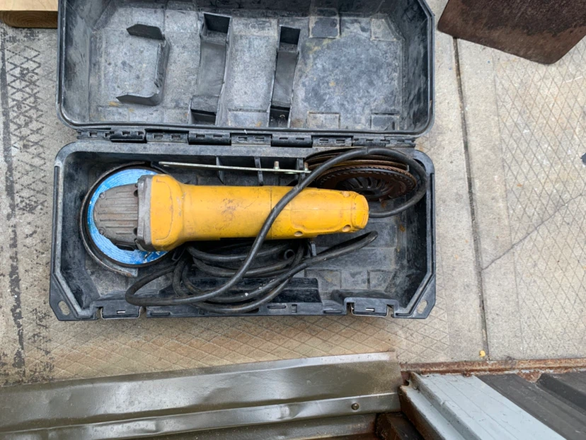 DeWalt Angle Grinder with Carrying Case - photo 2