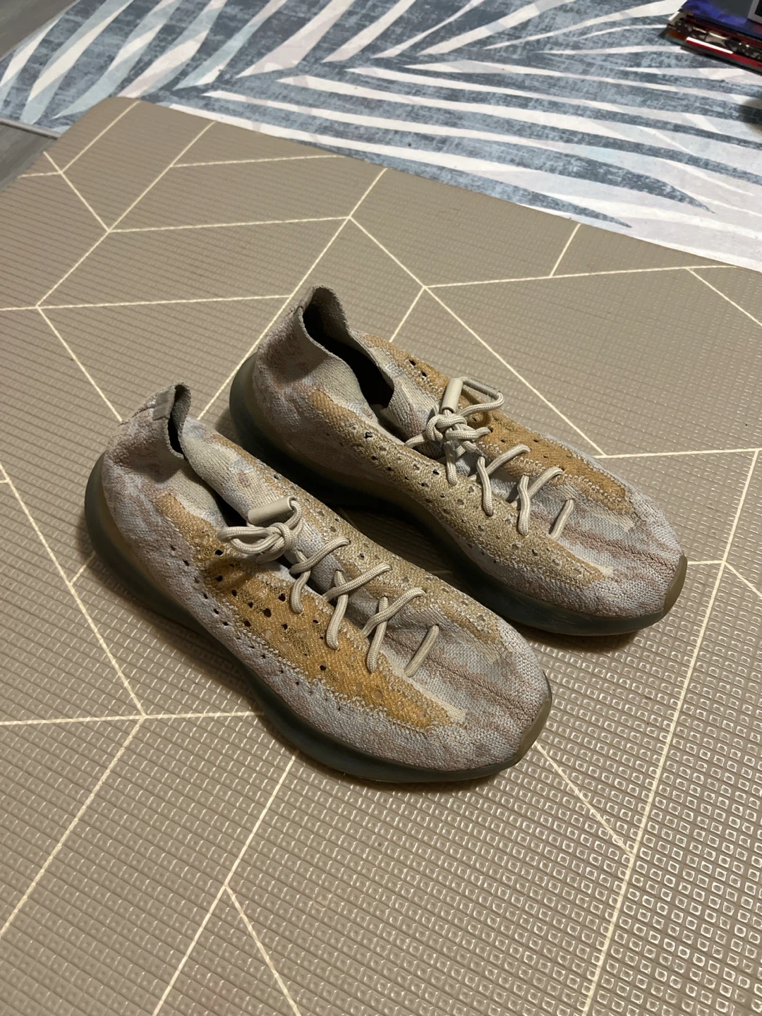 Adidas Yeezy Boost 380🏈