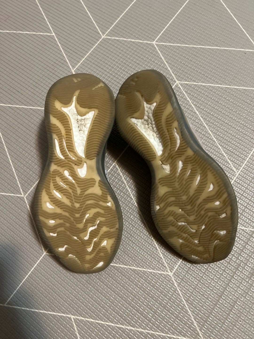 Adidas Yeezy Boost 380🏈 - photo 2