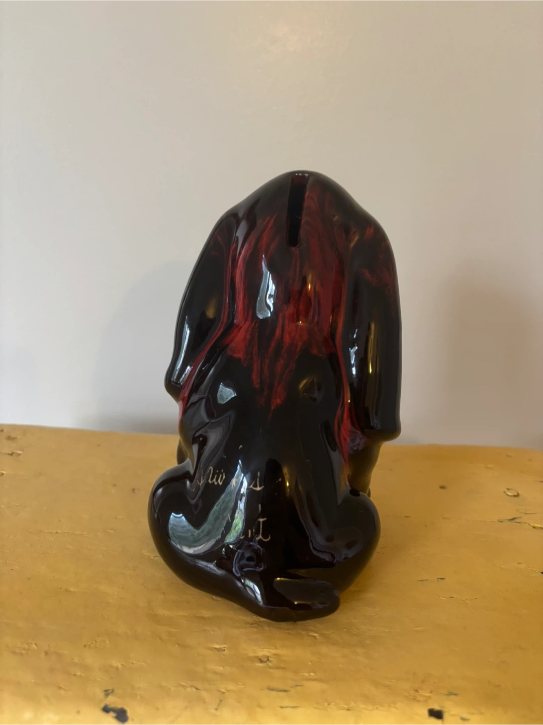 Vintage Canuck Basset Hound Coin Bank - photo 3