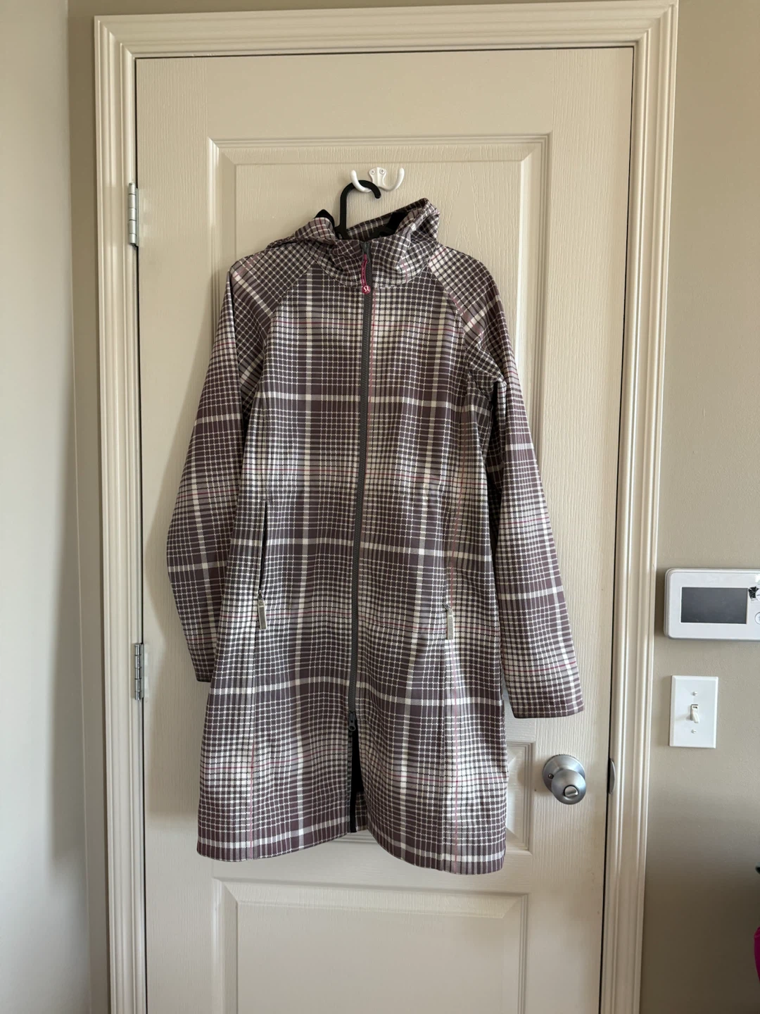Lululemon rain coat - photo 2
