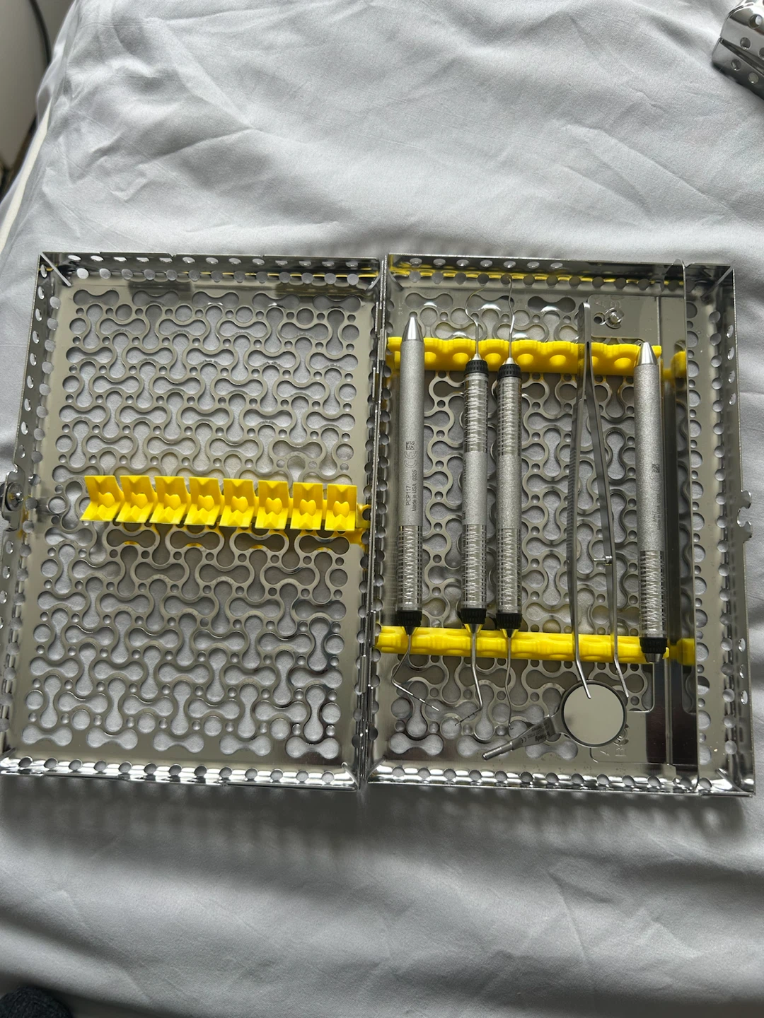 Hu-Friedy Dental Instruments + 3 Cassettes - photo 2
