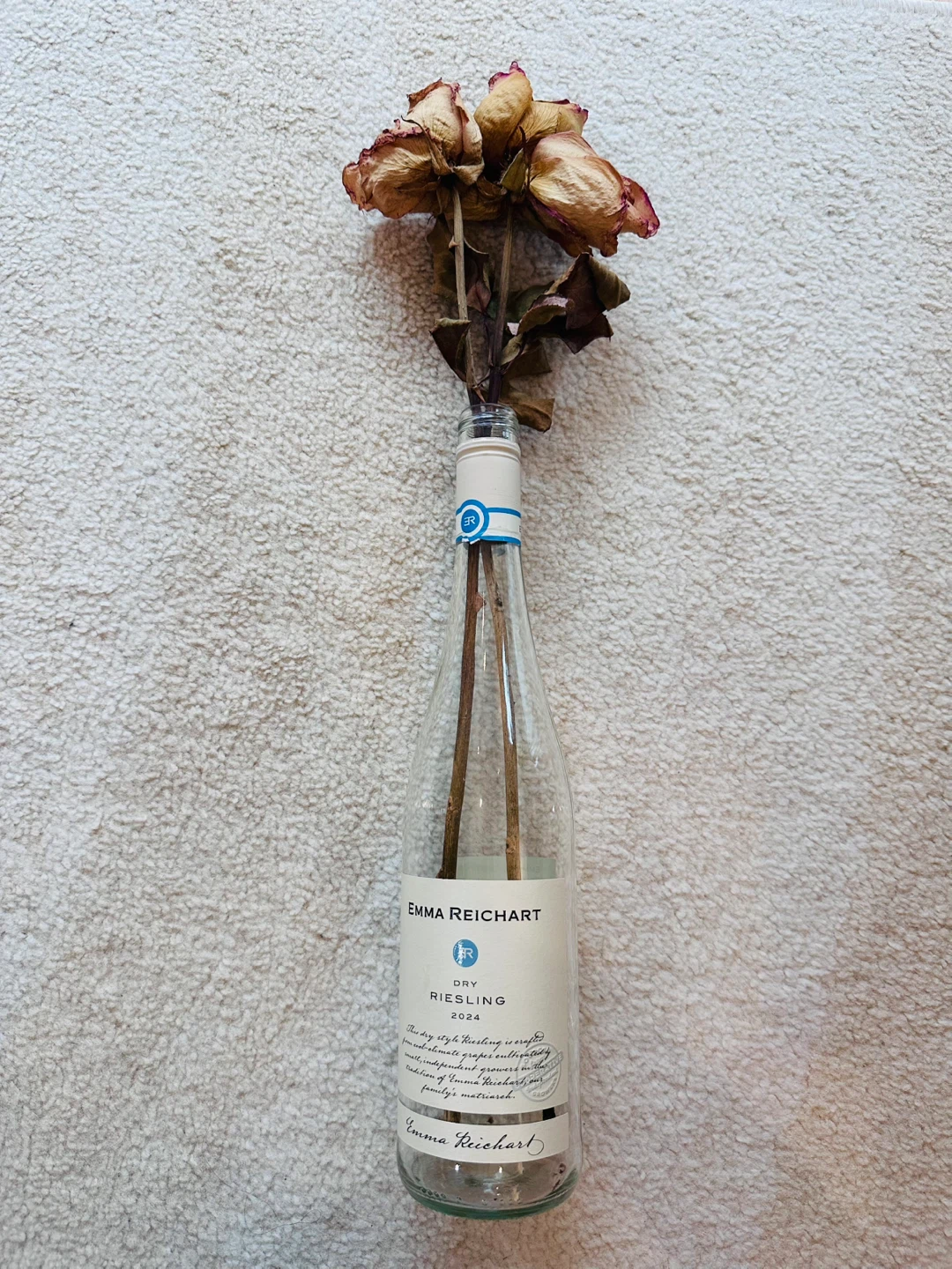 EMPTY glass bottle with dried roses🏈