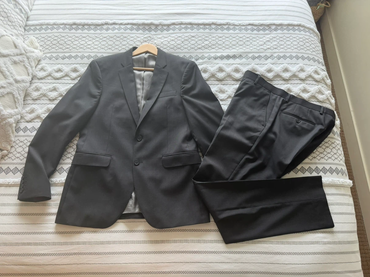 🏈Two piece Jaeger Men’s Suit - 100% Tollegno’s 1900 Wool - photo 2