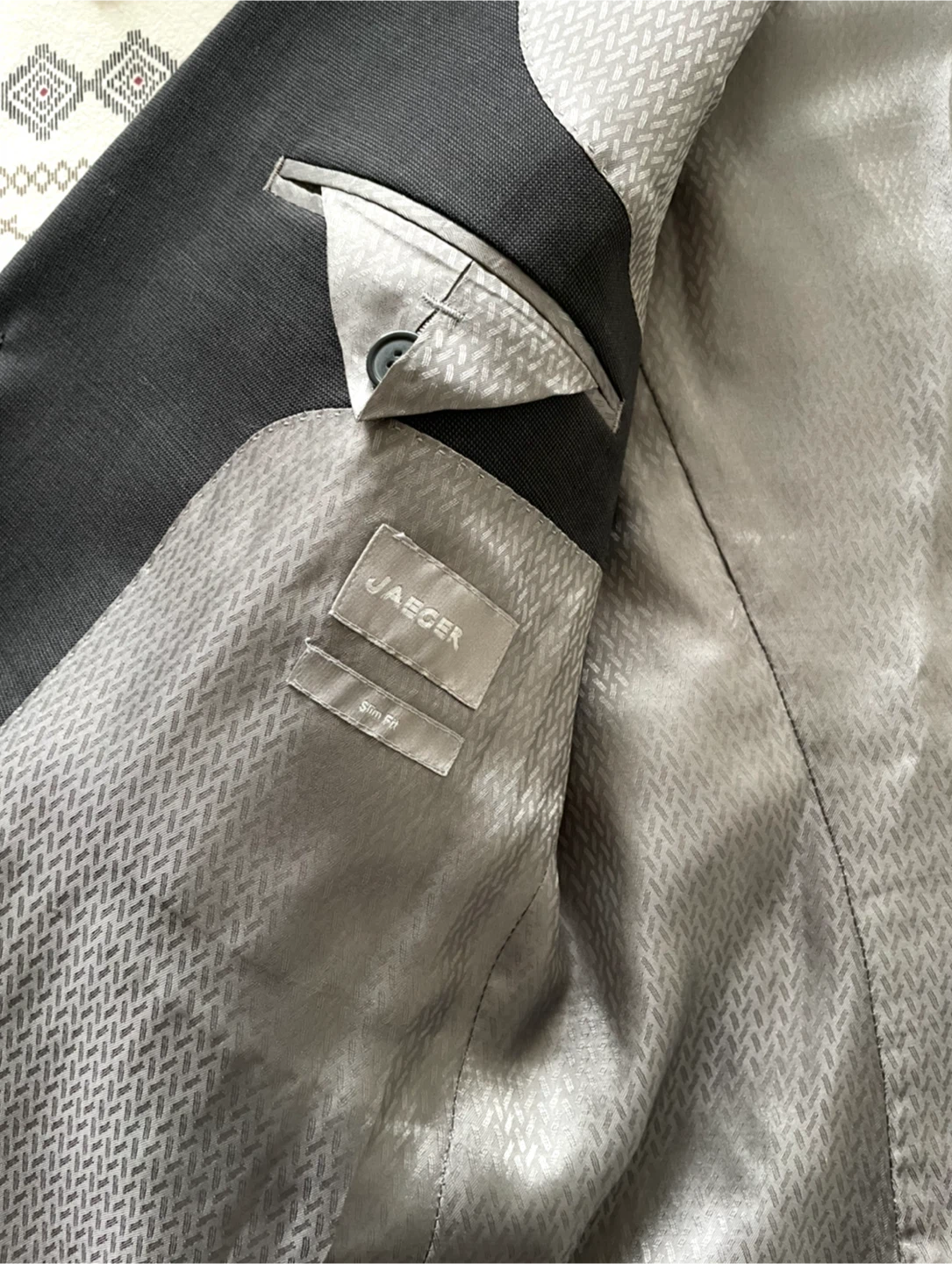 🏈Two piece Jaeger Men’s Suit - 100% Tollegno’s 1900 Wool - photo 4