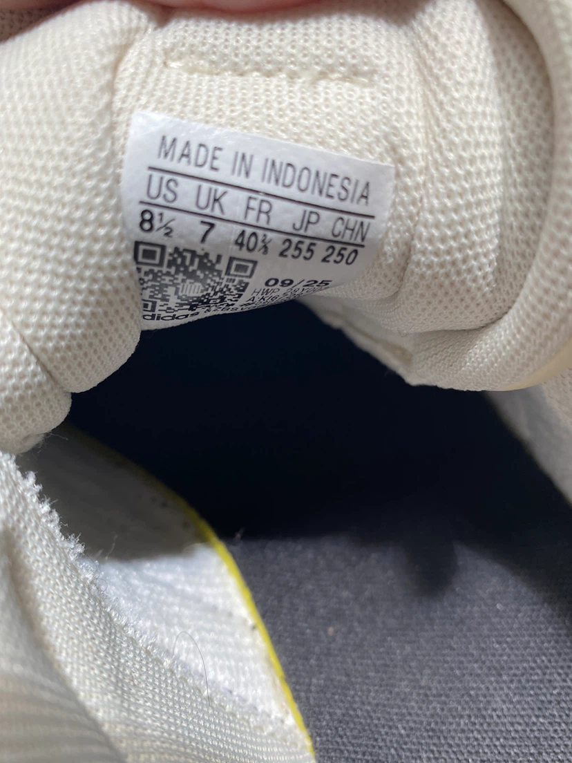 Adidas sneakers in off-white - photo 2