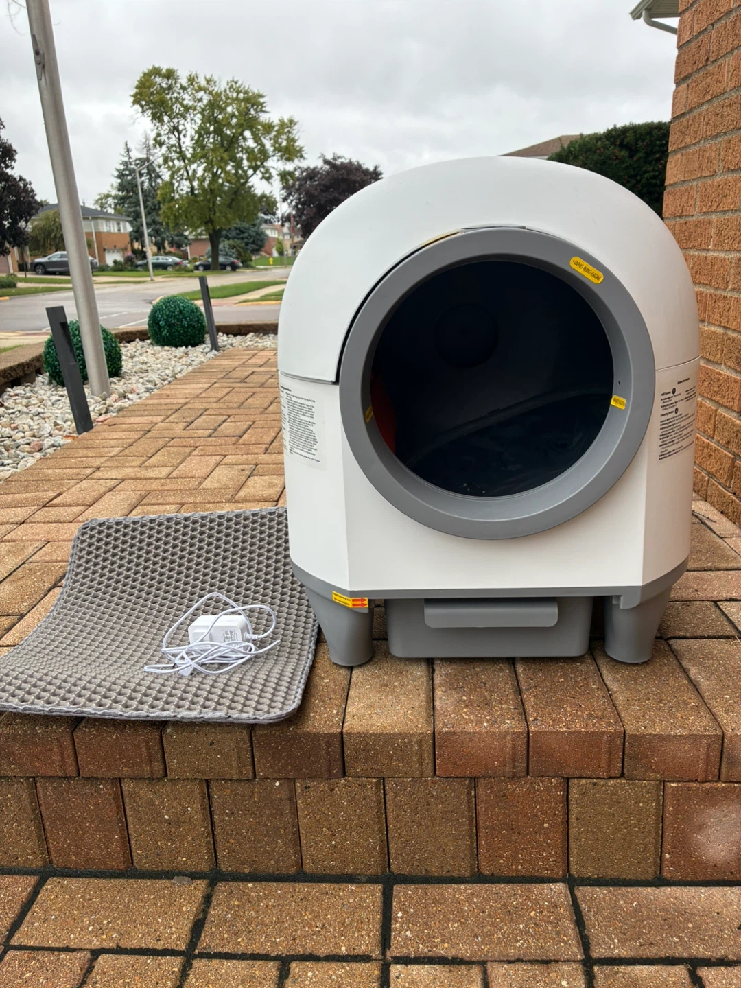 Automatic Self-Cleaning Cat Litter Box