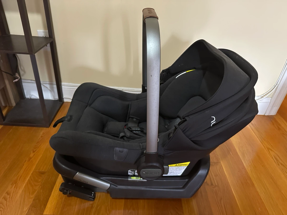 Nuna Pipa Infant Car Seat with Base