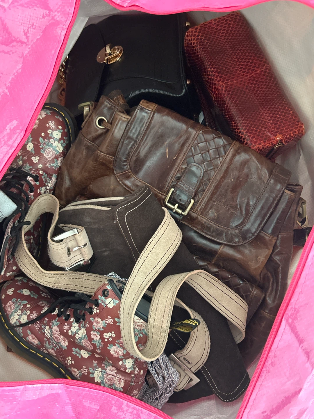 Bundle of leather shoes and bags - photo 2