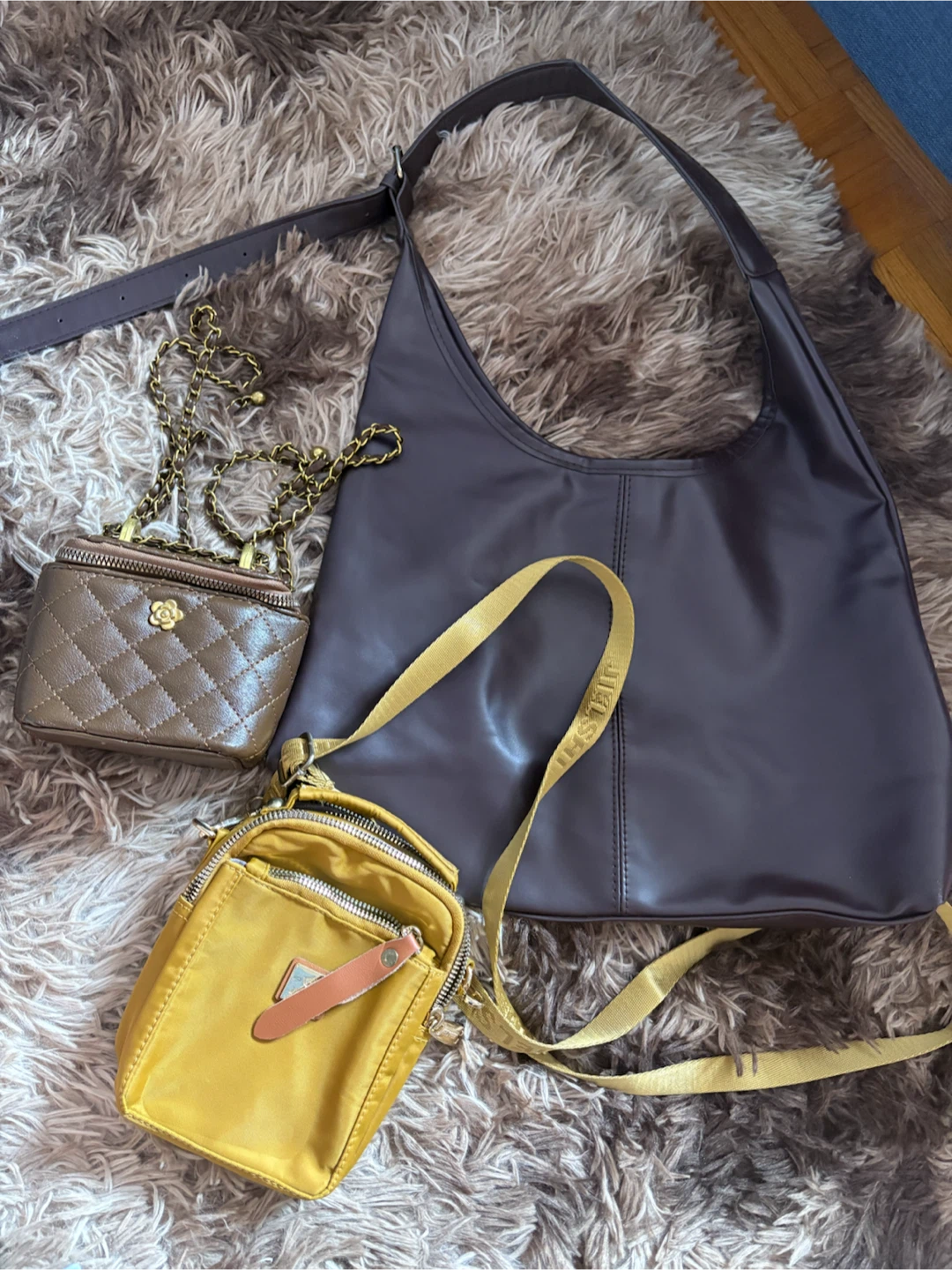 Set of 3 assorted handbags
