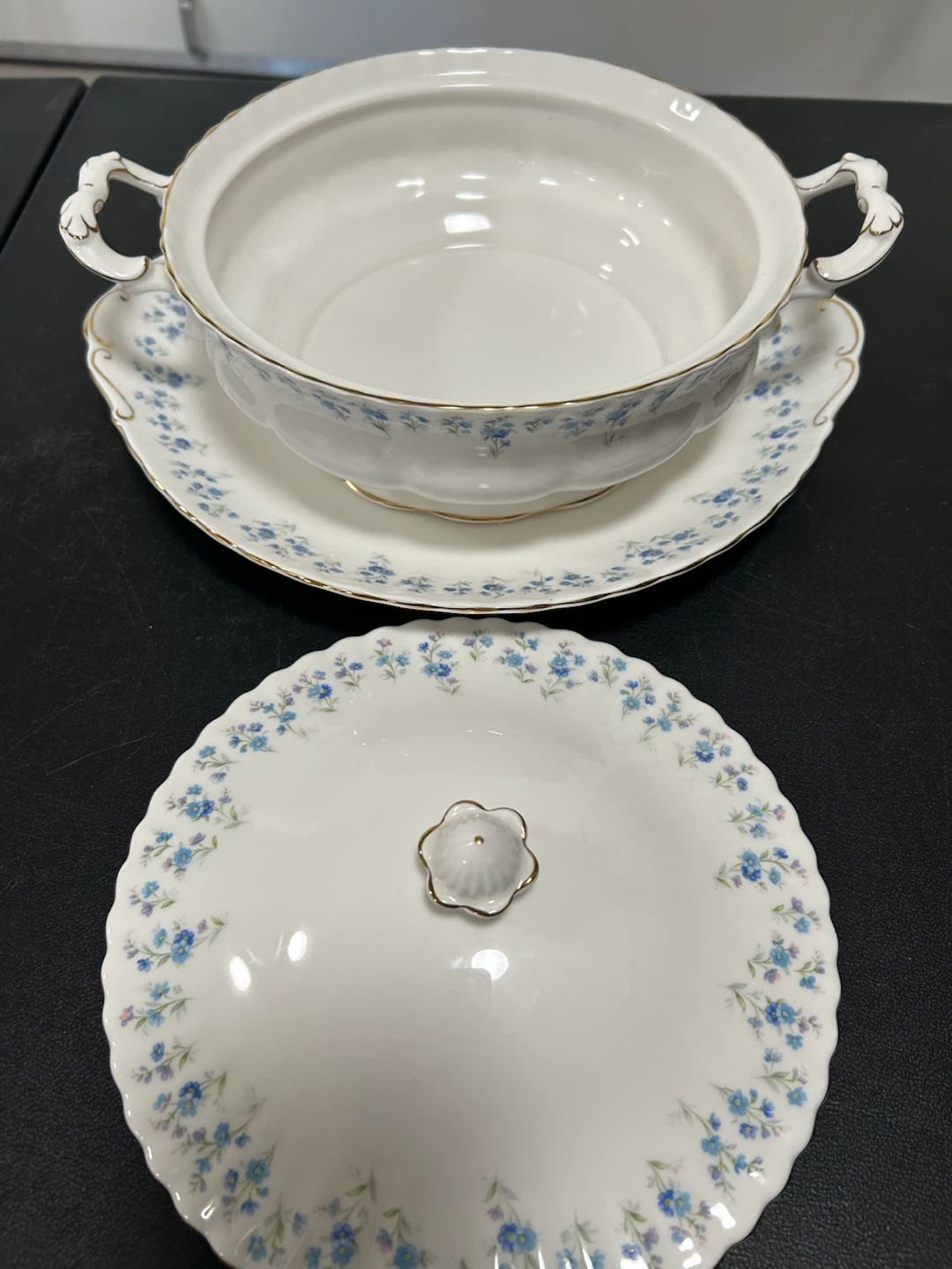 Royal Albert Memory Lane Casserole Dish - photo 2