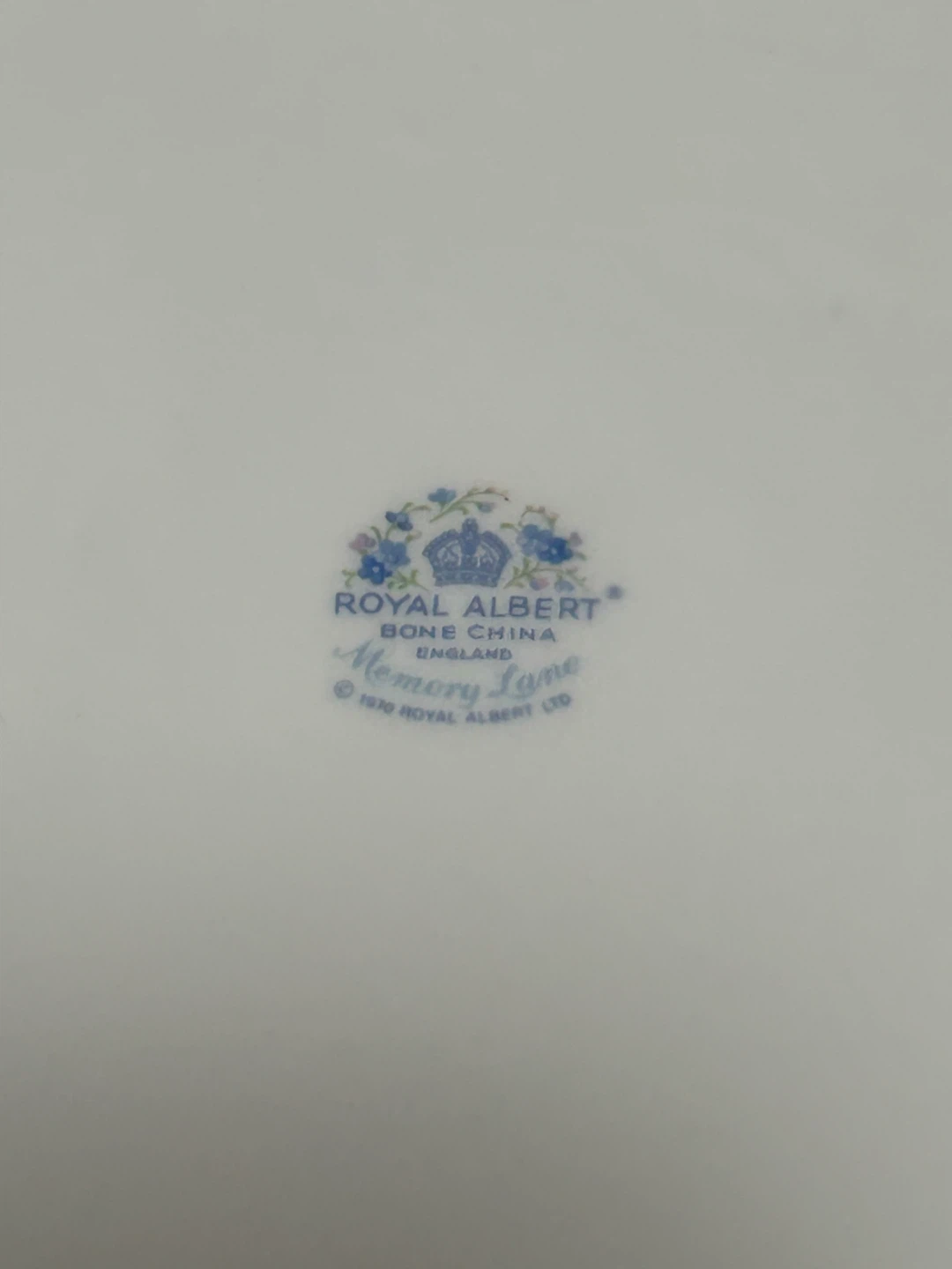 Royal Albert Memory Lane Casserole Dish - photo 5