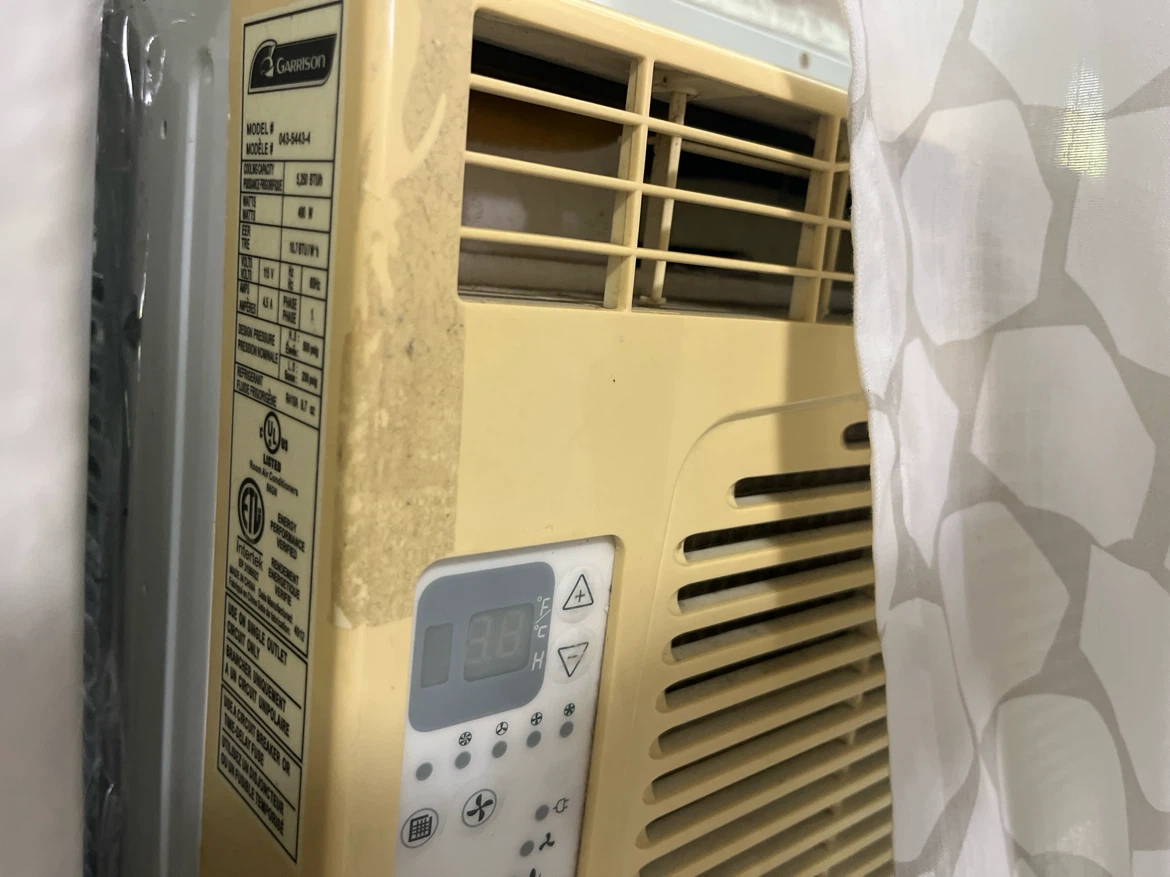 🏈 Garrison 5250 BTU Window Air Conditioner - photo 2