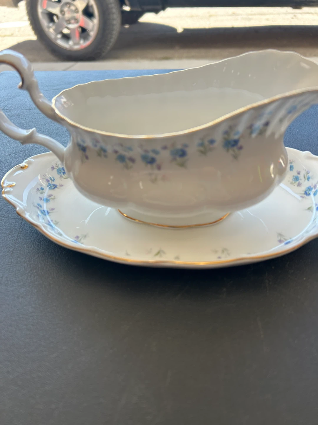 Royal Albert Memory Lane Gravy Boat - photo 2