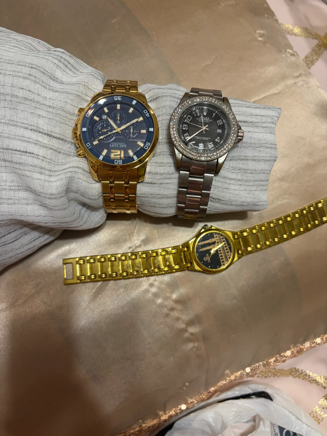 Assorted wristwatches Each  25$ - photo 2