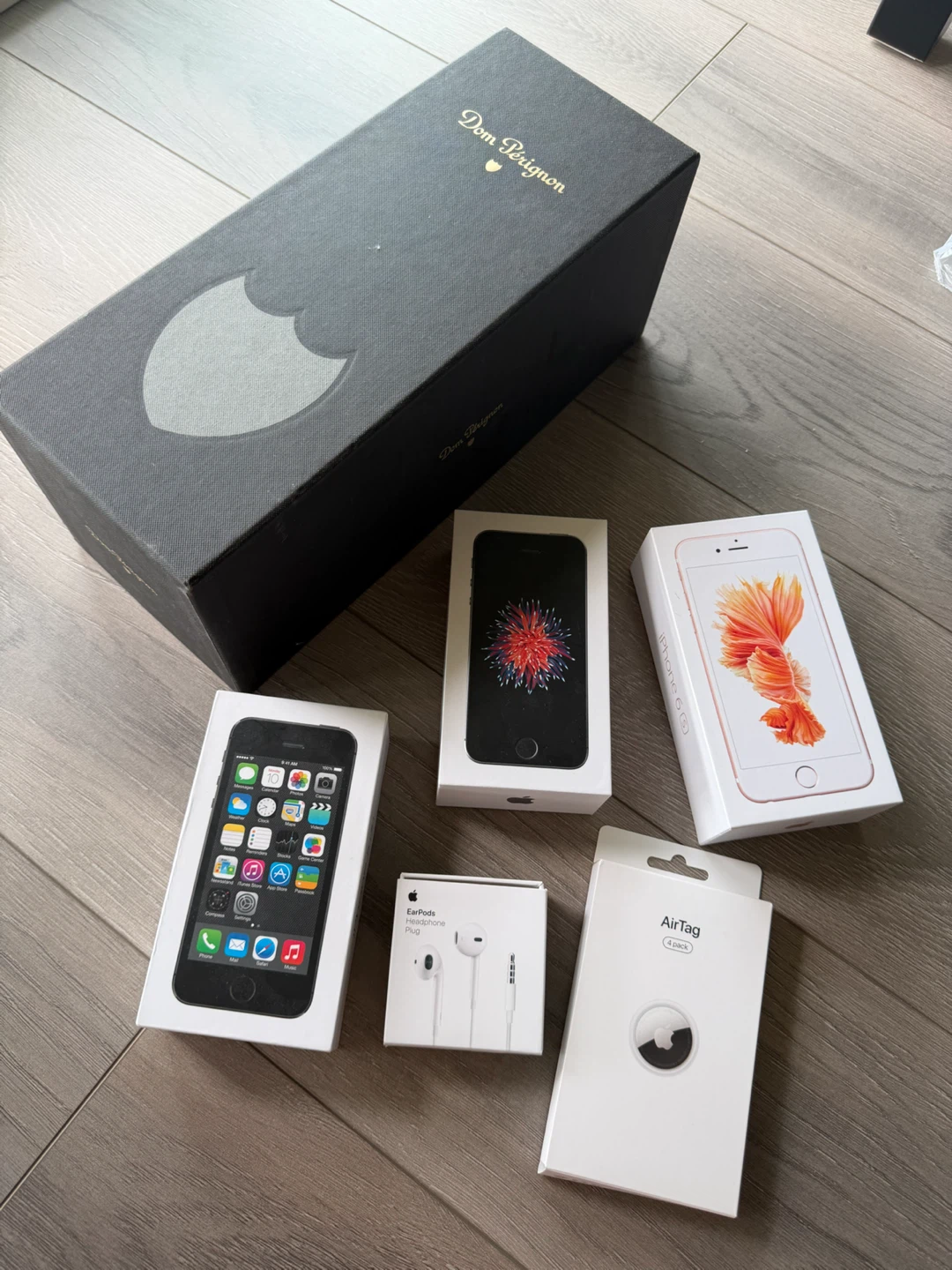 All set Assorted Apple Empty Boxes and Accessories