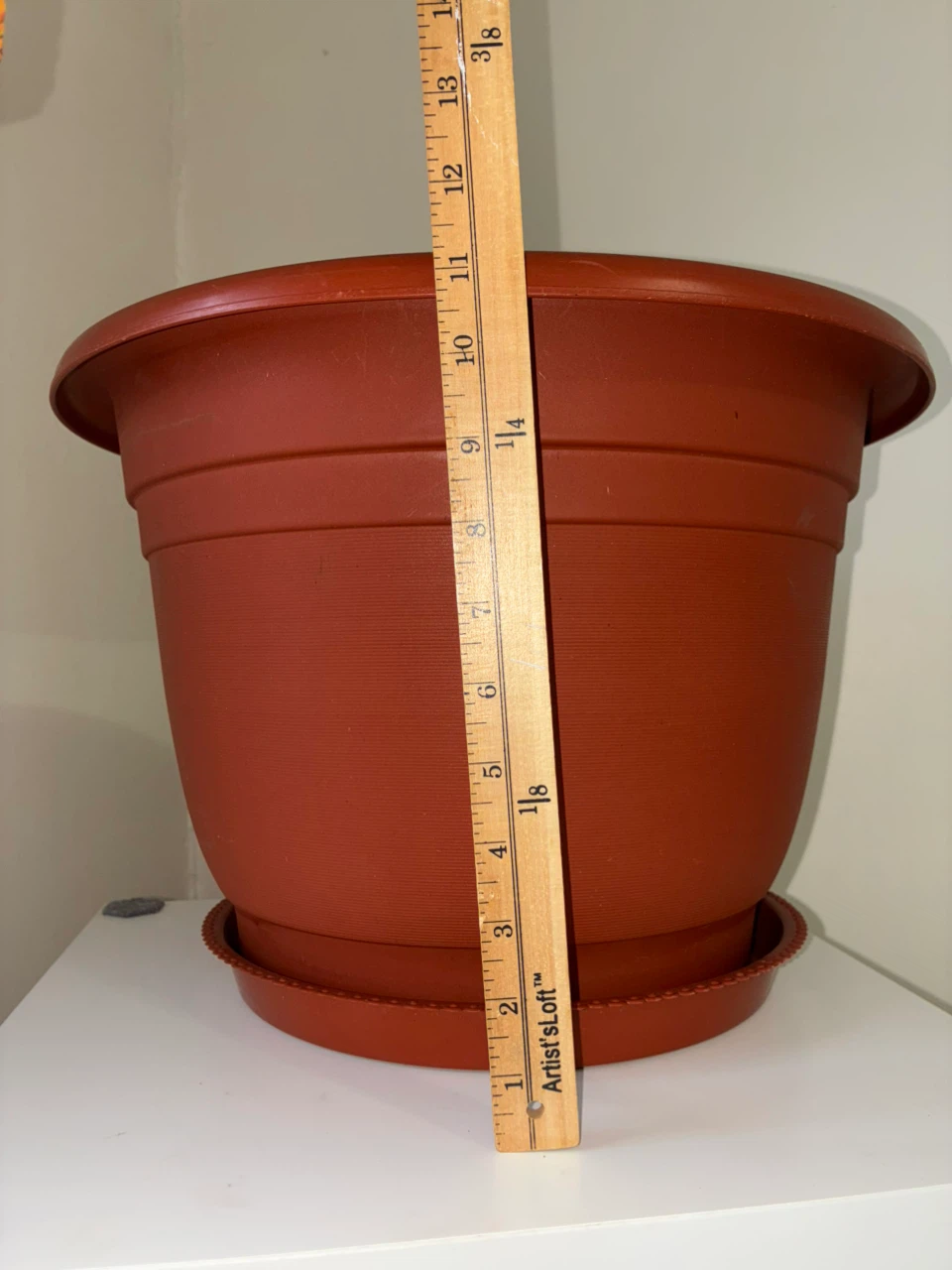 🏈 Large Terracotta Colored Plant Pot - photo 2