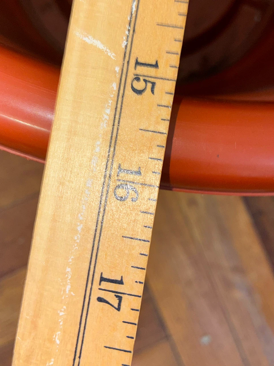 🏈 Large Terracotta Colored Plant Pot - photo 3