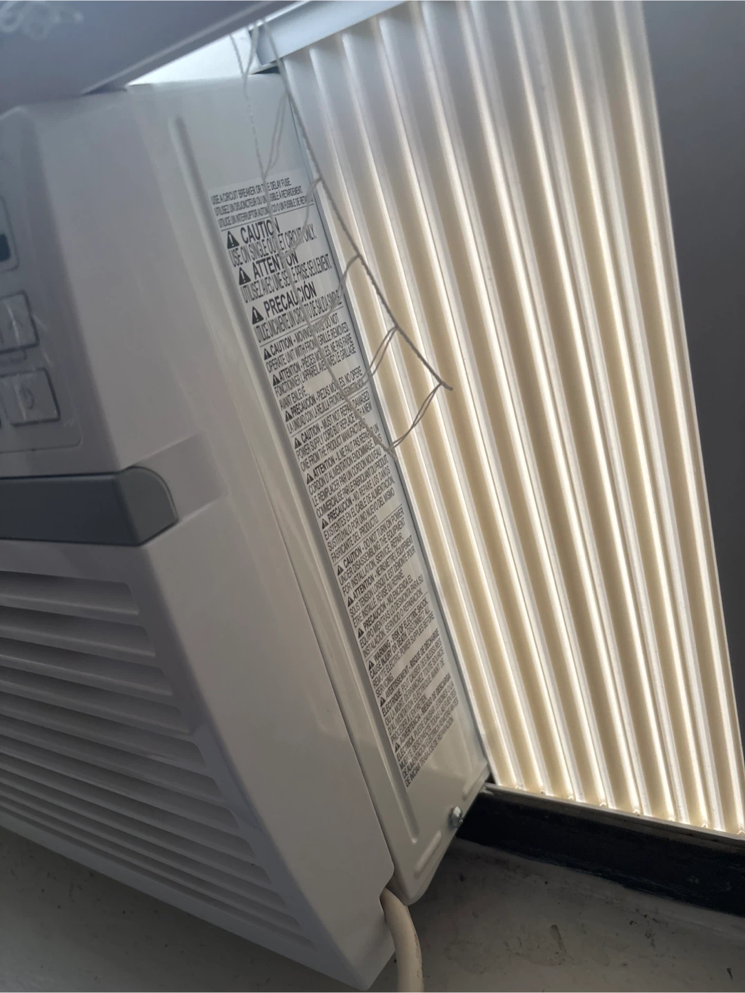 LG Window Air Conditioner - photo 2