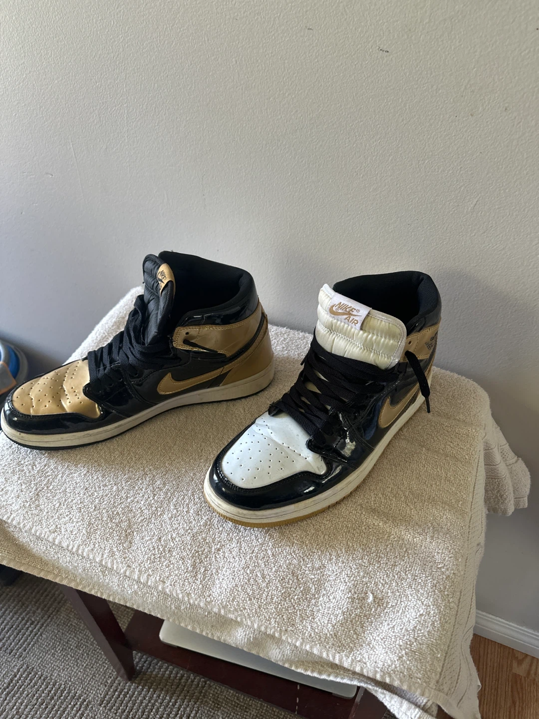 Nike Air Jordan 1 High Gold Black White 🏈 - photo 2