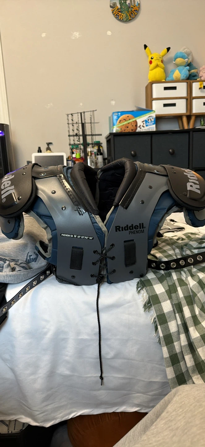 Riddell Phenom SK Football Shoulder Pads MEDIUM
