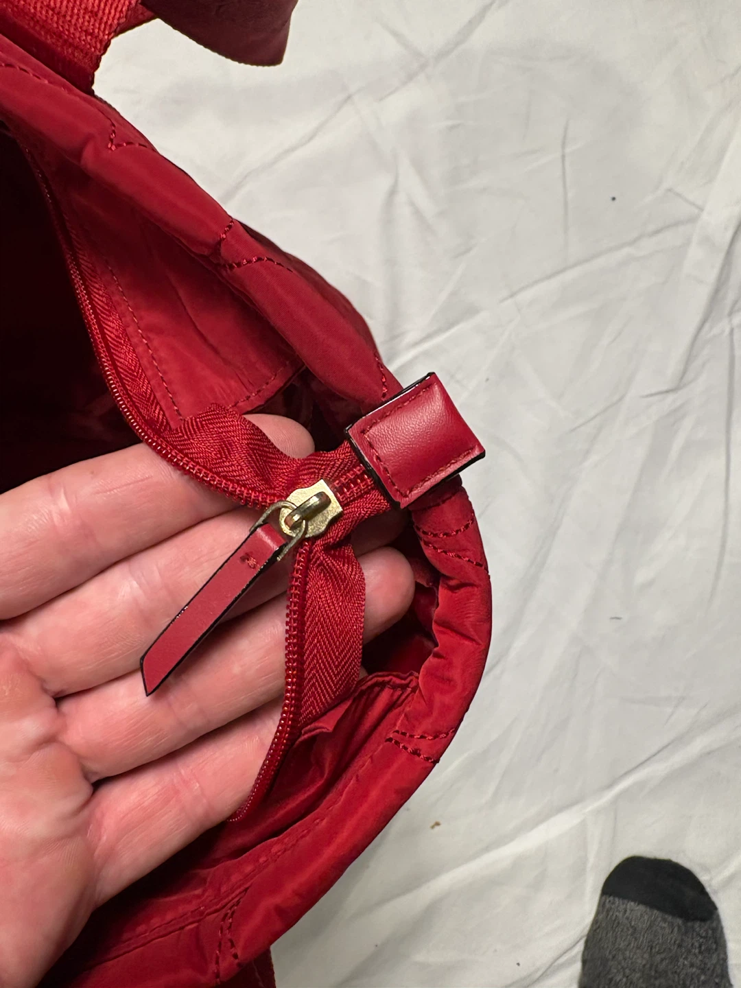 Victoria's Secret red quilted heart tote bag - photo 3