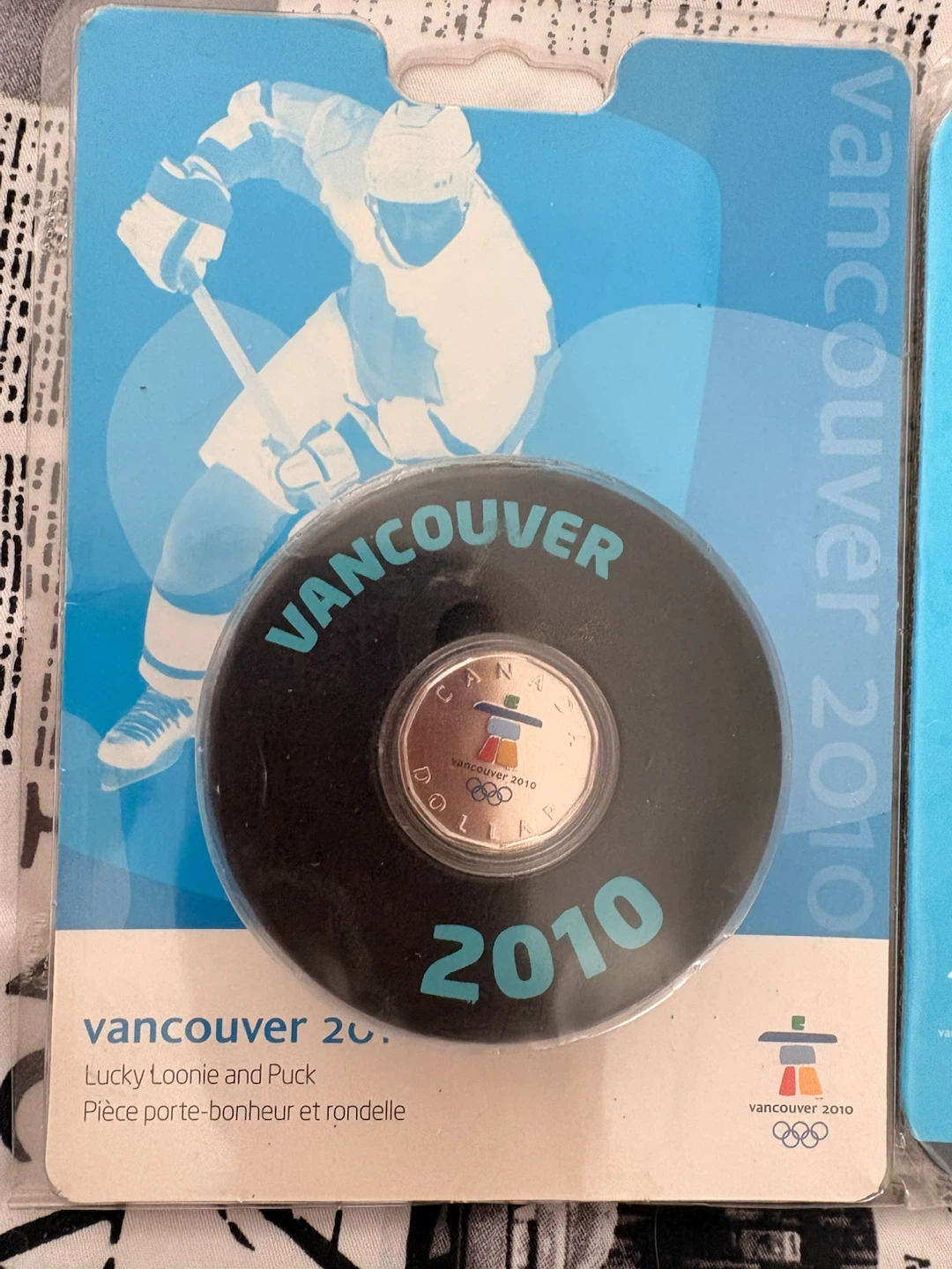 Vancouver 2010 Olympic Coin and Puck Collection - photo 4