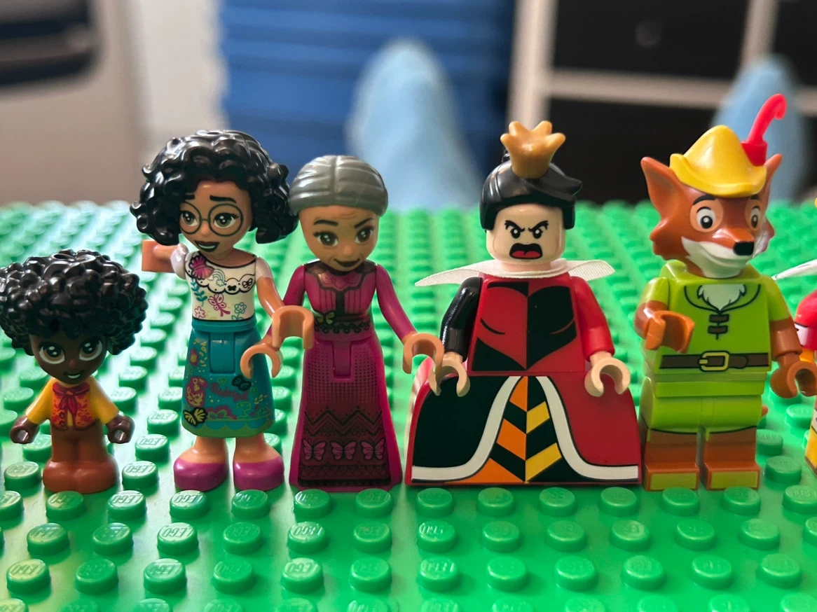 Assorted Disney LEGO Minifigures - photo 4