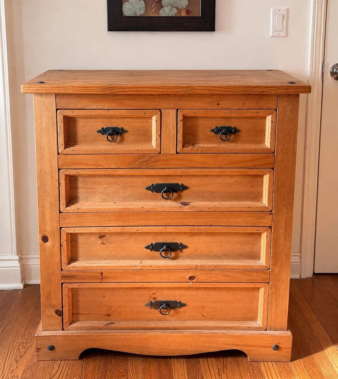 Rustic Pine Wood Chest of Drawers/ Dresser