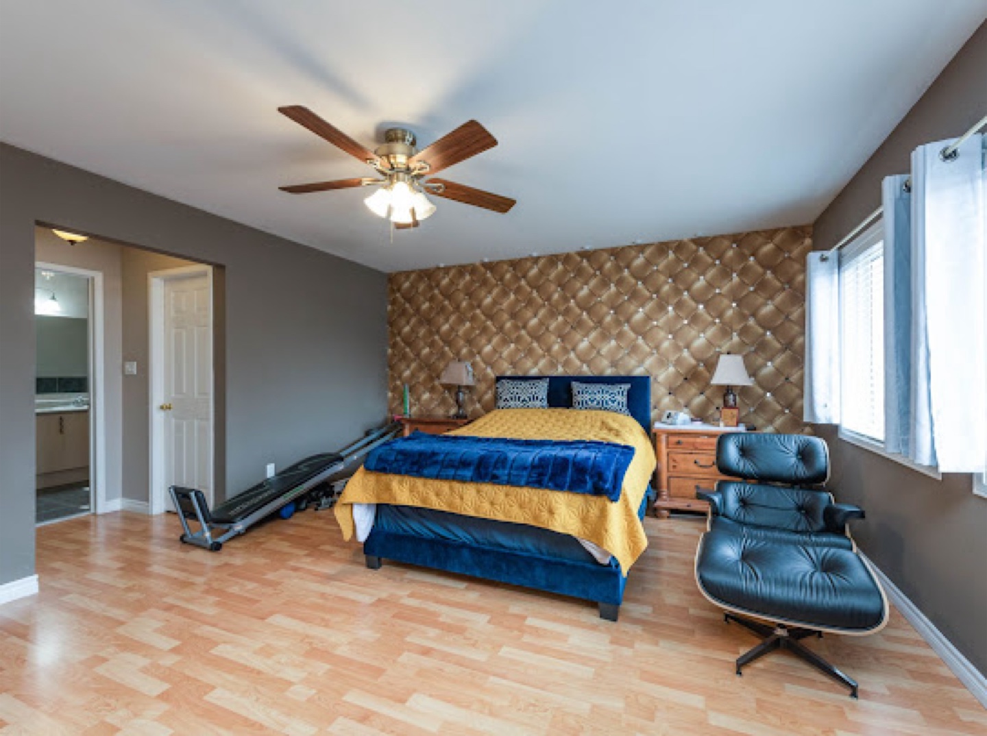 3 Bedroom Upper Level Argentia/Tenth Line/Derry - photo 5