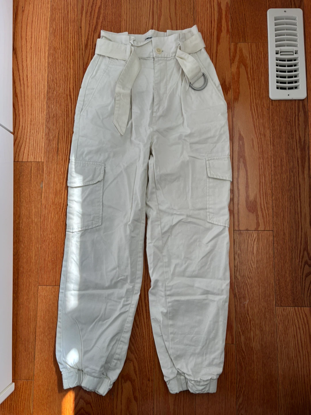Aritzia Sunday Best Cream Cargo Pants Size 0 - photo 3