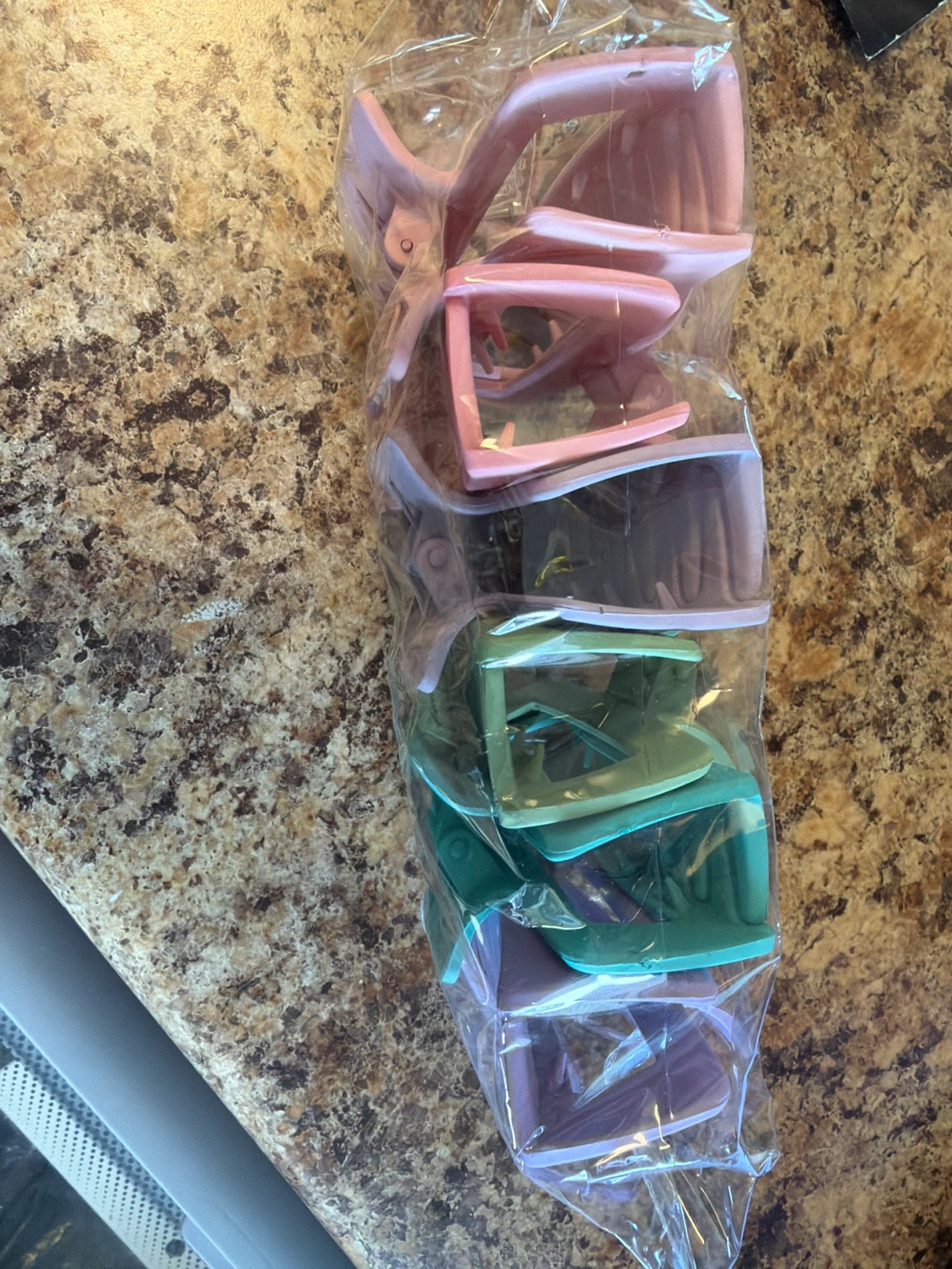 Set of 6 Matte Hair Claw Clips - photo 2