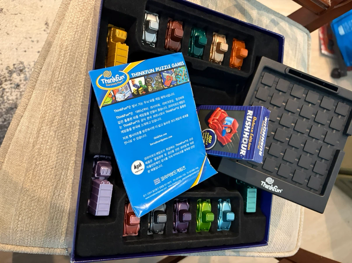 ThinkFun Rush Hour Deluxe Edition
