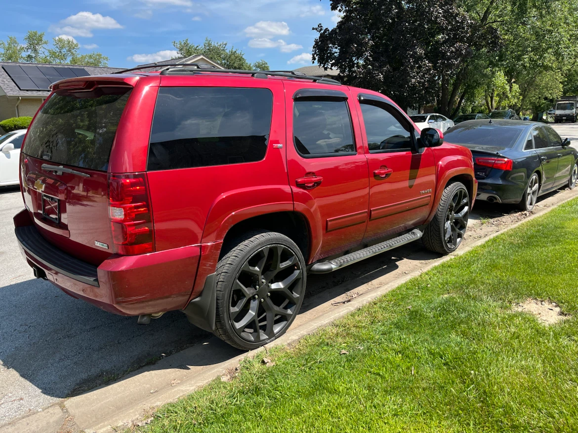 Red Chevrolet Tahoe SUV - photo 4